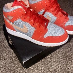 AIR JORDAN 1 MID UTL (GS) Jordan Kids Red and Gray Sneakers